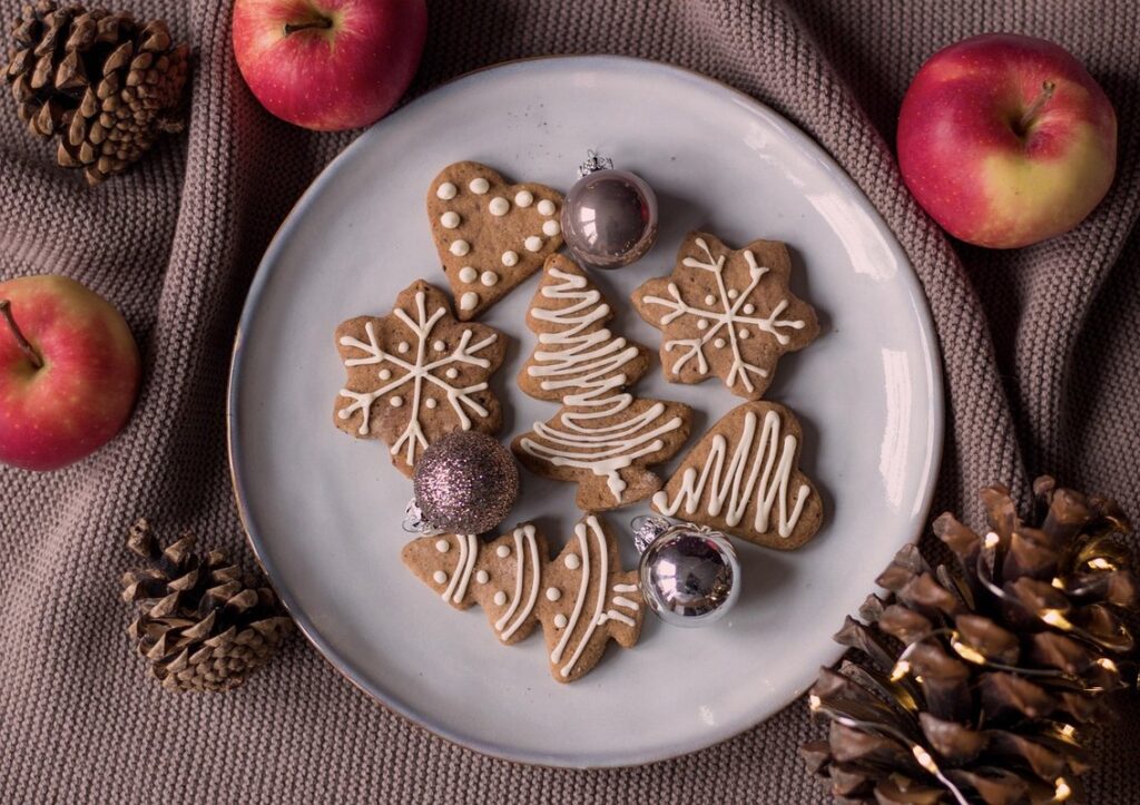 pinecone xmas ornaments for kids