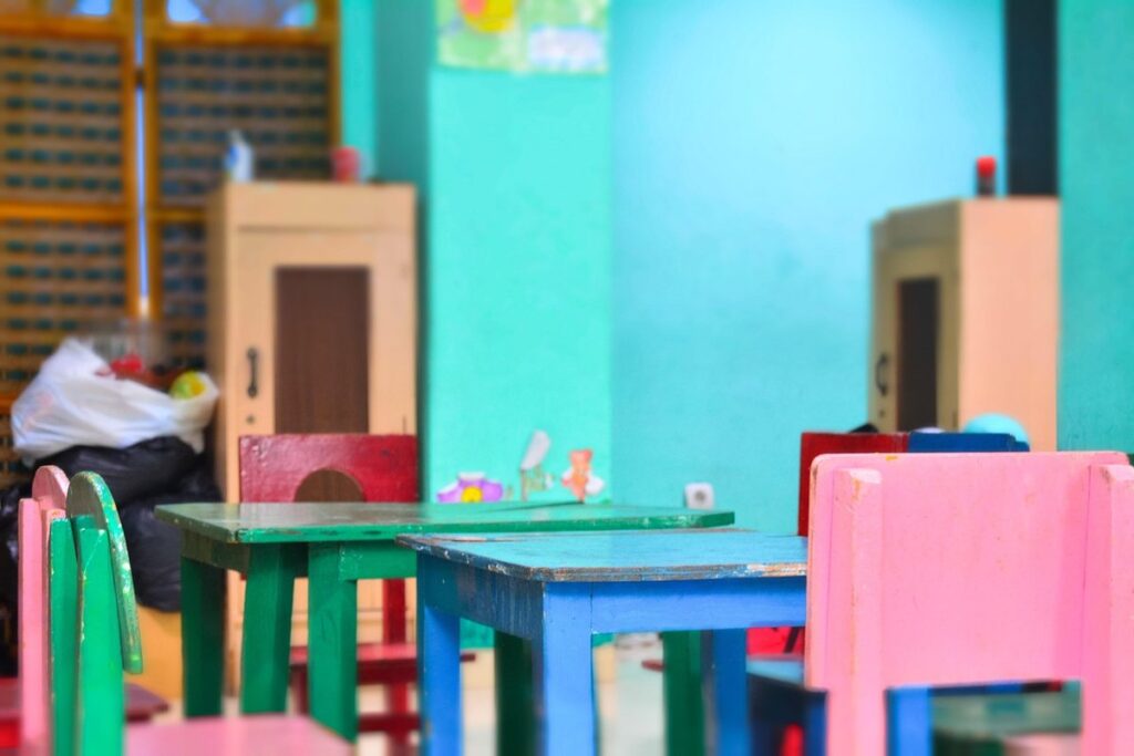 childrens table chair