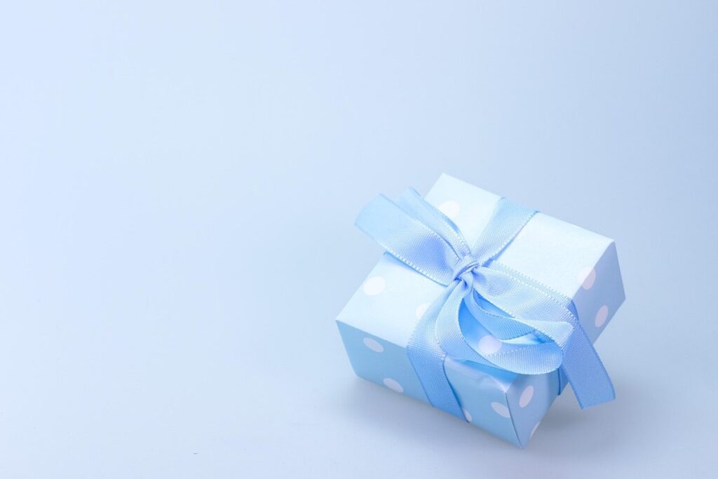 ideas of wrapping christmas presents for family activities