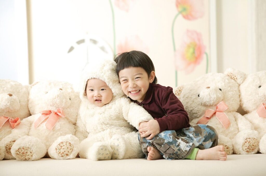 introducing a new baby to siblings