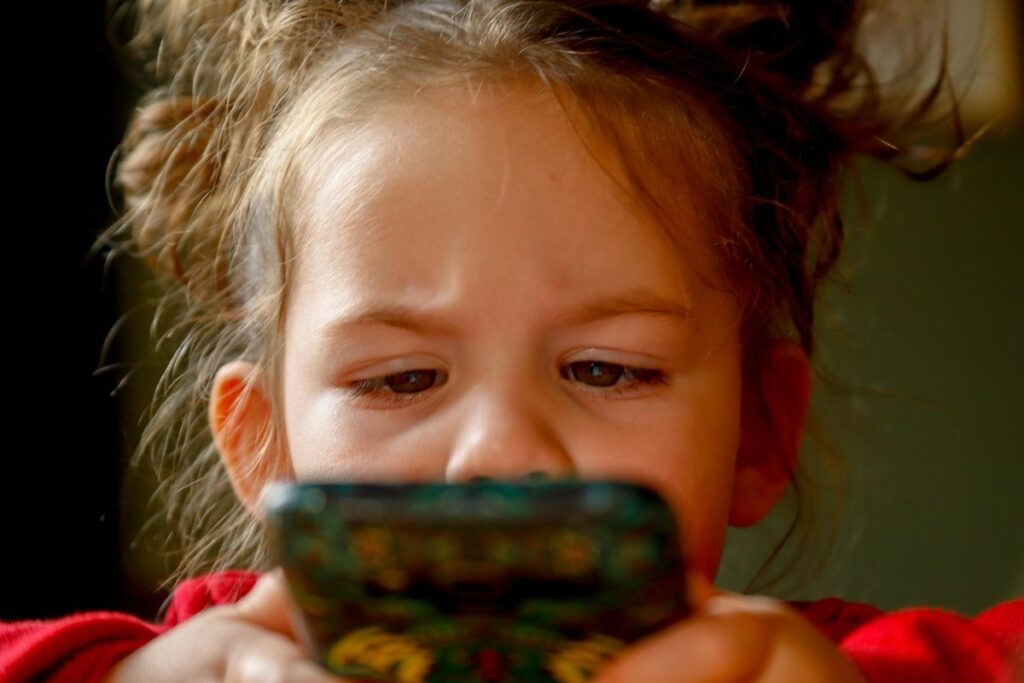 when should a child get a phone